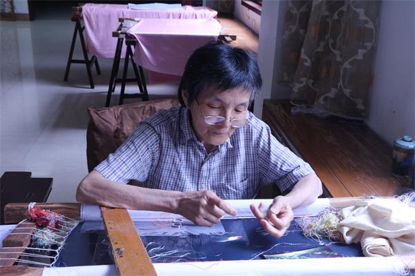 新闻学院学生团队制作微视频《绣苏州》唯美呈现苏绣之美