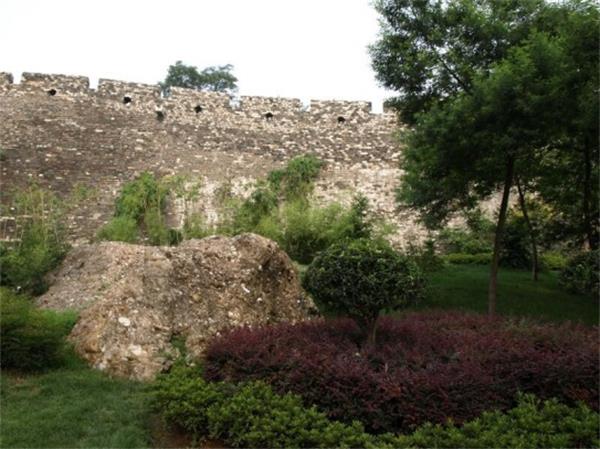 新闻学院:失落的古建筑保护